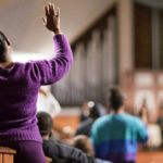 Estudio científico revela que asistir a la iglesia aumenta el tiempo de vida