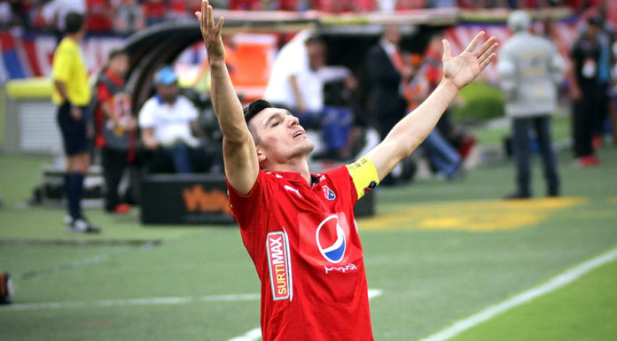 Cristo Salva a Futbolista Colombiano Daniel Torres del Alcoholismo