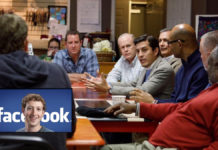 Mark Zuckerberg, creador de Facebook, se acerca a Cristo y escucha a Pastores sobre la Biblia