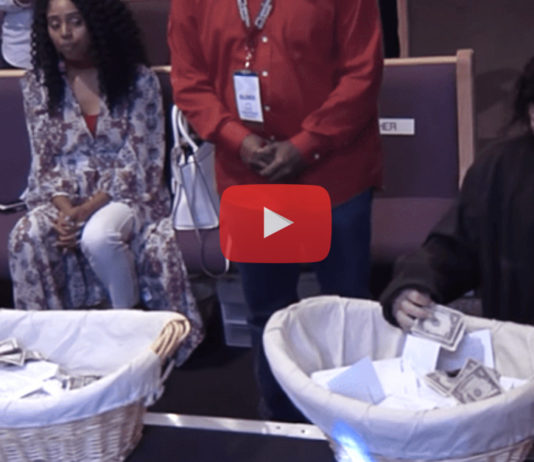 Pastor llama a los miembros necesitados a tomar dinero de los diezmos