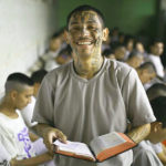 Dios llama a ex Pandillero a predicar y cientos de compañeros se convierten