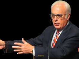 John Mac Arthur anuncia que no obedecerá la prohibición de culto